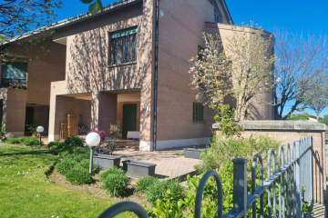 Rif. 2154: Corniano Villa Abbinata con ingresso indipendente e Giardino Privato  € 250.000