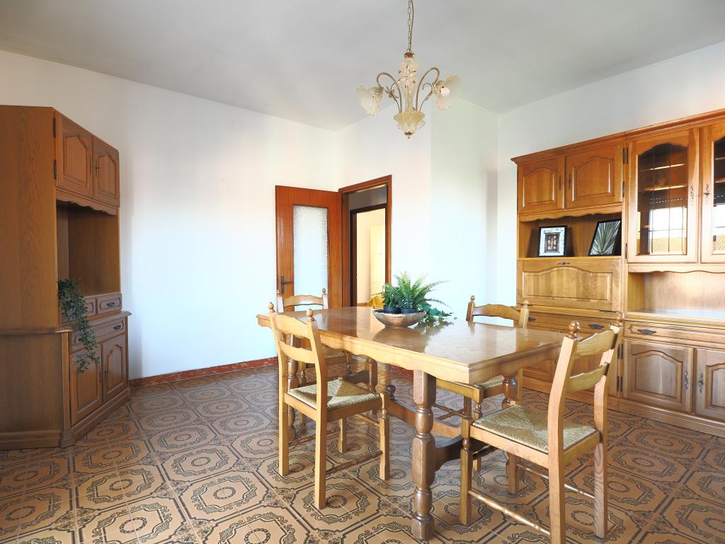 Rif.2241 Bibbiano: Appartamento in zona centrale con 2 camere € 100.000  