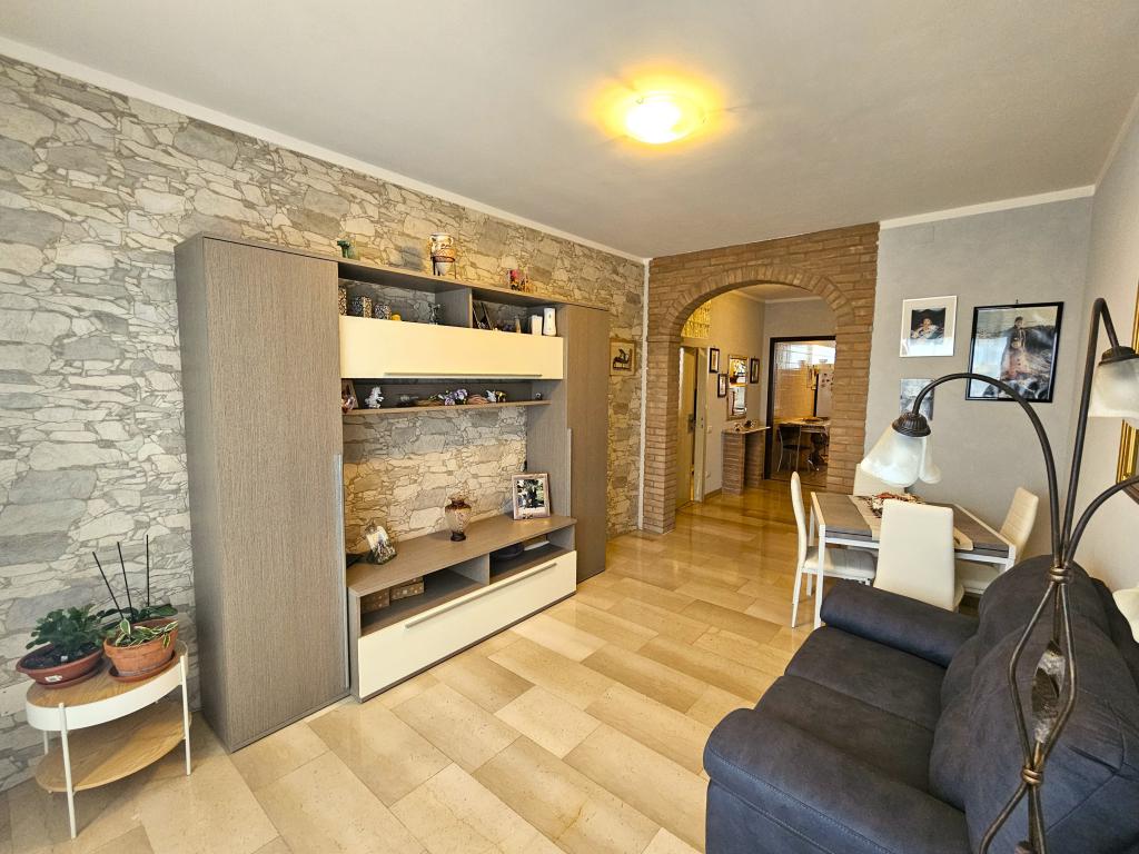 Rif. 2264 Montecchio Emilia: Attico con 2 Camere e Balconi € 115.000