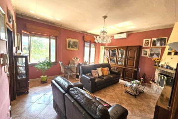 Rif. 2272 Bibbiano: Ampio appartamento con 3 camere e 2 bagni senza spese condominiali € 158.000